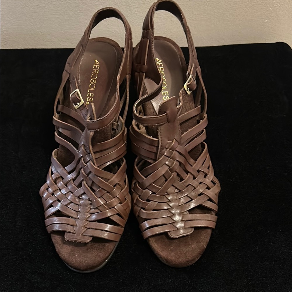 AEROSOLES Brown Strappy Sandals with Cushioned Footbed